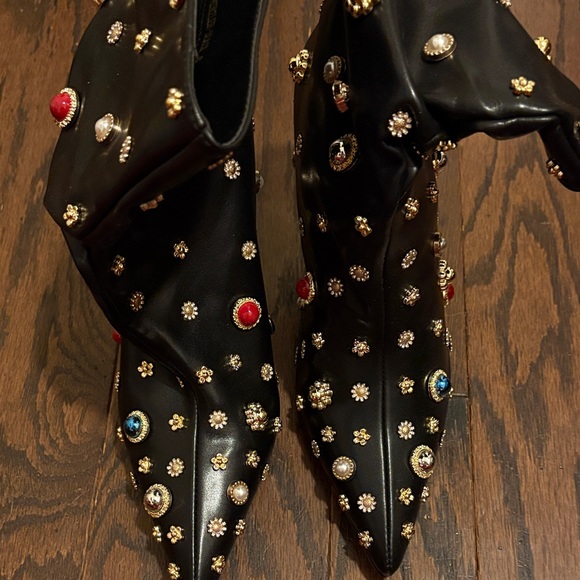 Embellished Black Women's Shoes - Picture 6 of 7